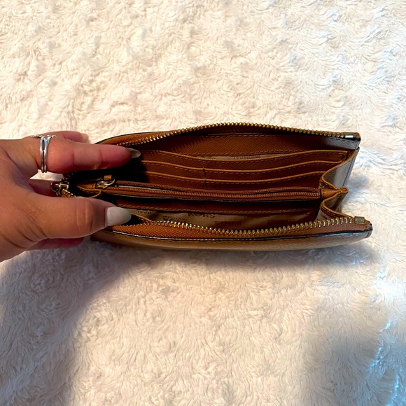 Zip up Wallet - Picture 2 of 3